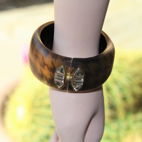 Alexis Bittar Houndstooth Lucite Crystal Bangle - Picture 10 of 13
